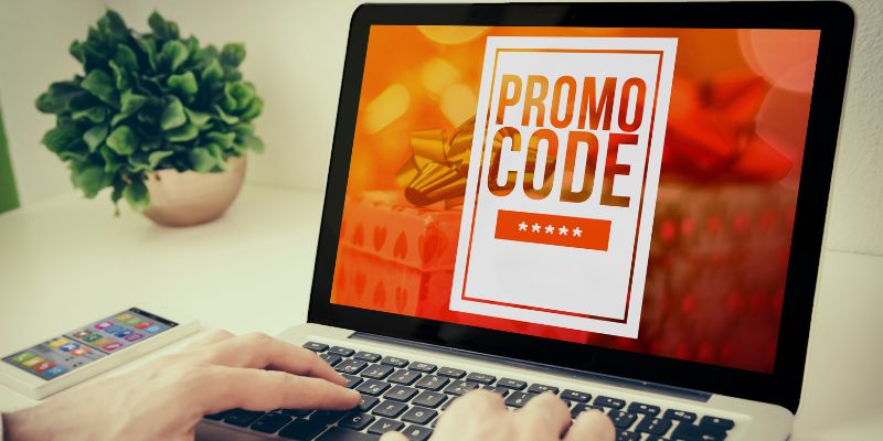Theo dõi trang mạng xã hội chính thức để nhận code từ sự kiện